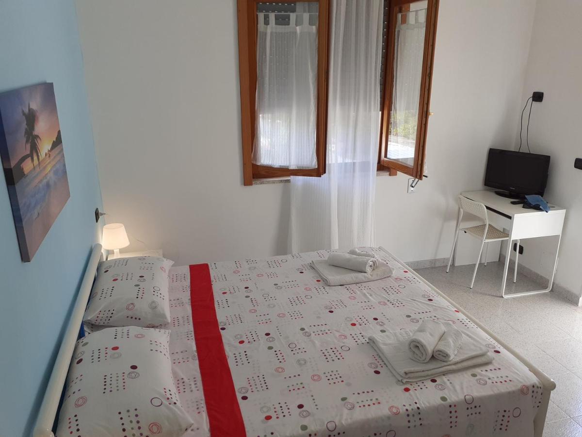 Casa Vacanza Fiorella Torre dell'Orso Bagian luar foto