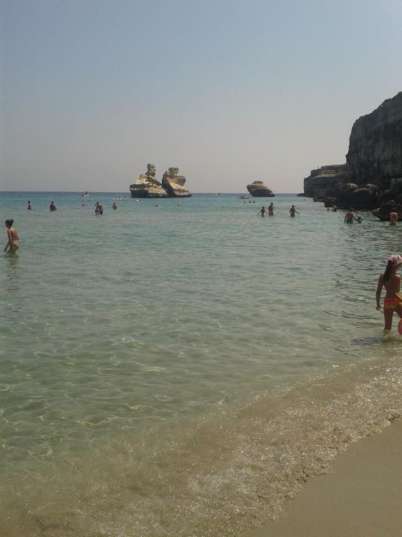 Casa Vacanza Fiorella Torre dell'Orso Bagian luar foto