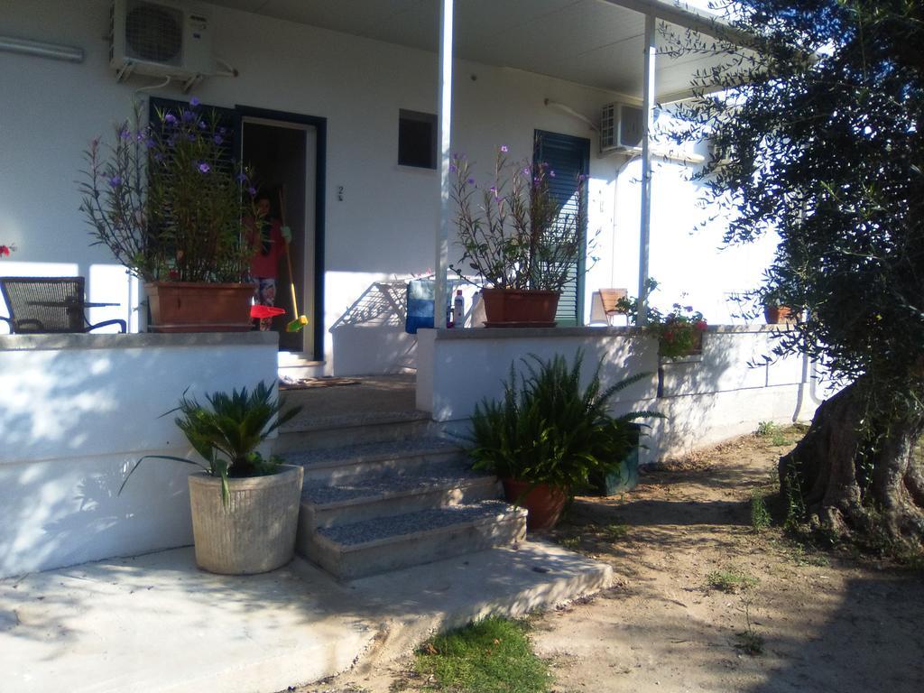 Casa Vacanza Fiorella Torre dell'Orso Bagian luar foto
