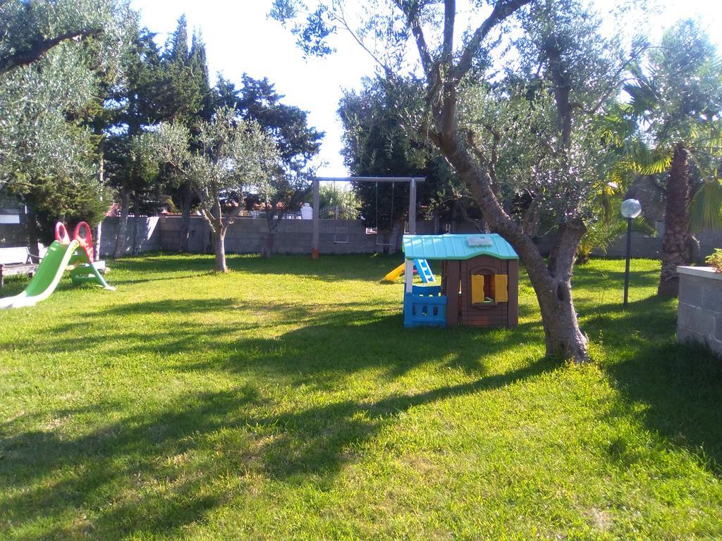 Casa Vacanza Fiorella Torre dell'Orso Bagian luar foto