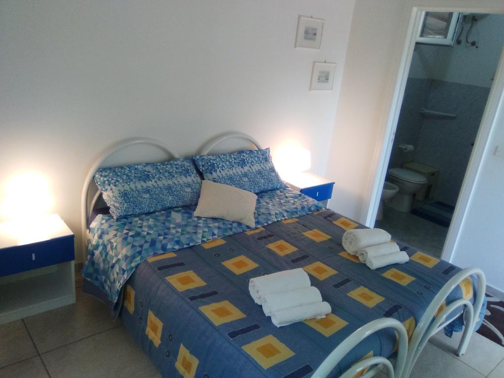 Casa Vacanza Fiorella Torre dell'Orso Bagian luar foto