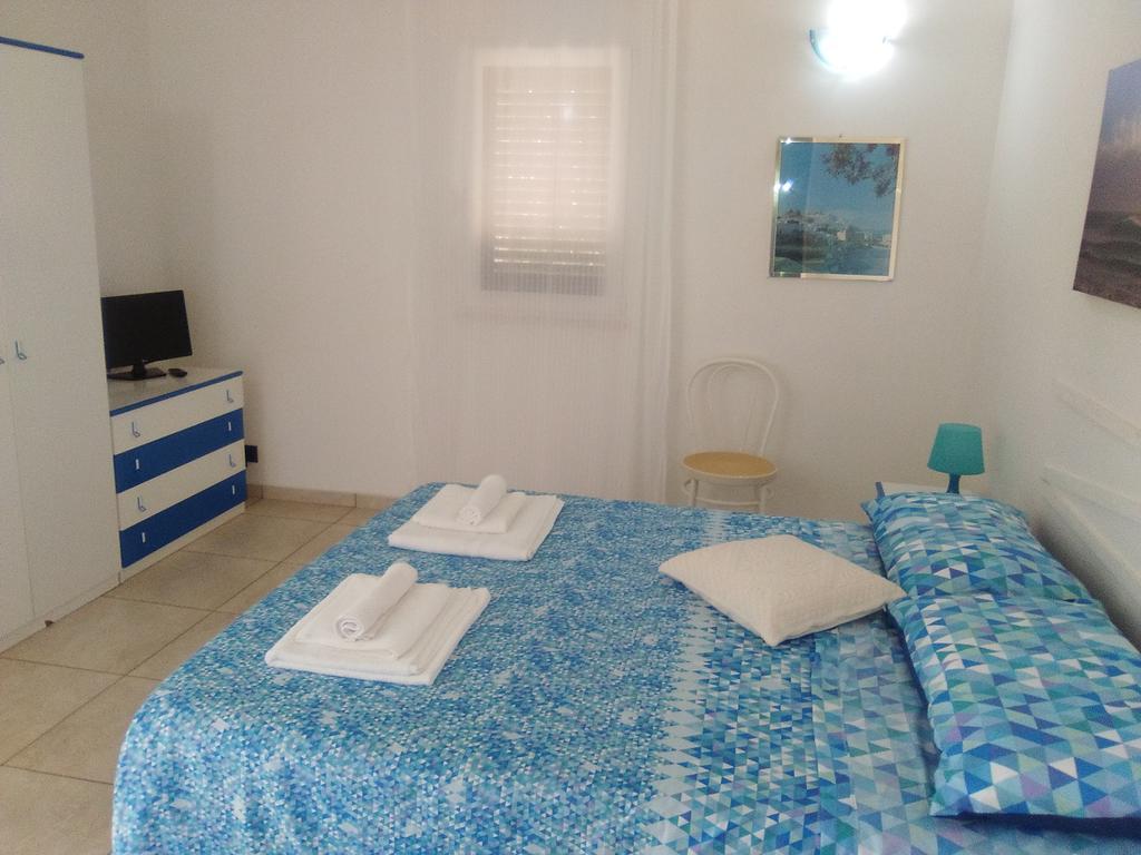 Casa Vacanza Fiorella Torre dell'Orso Bagian luar foto