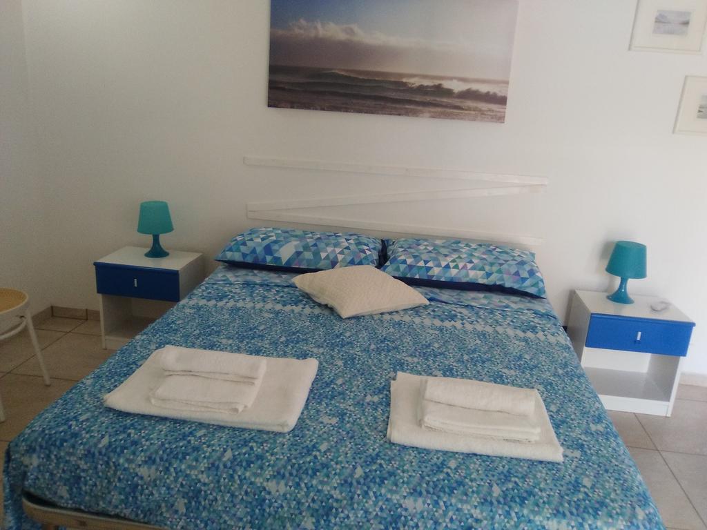 Casa Vacanza Fiorella Torre dell'Orso Bagian luar foto