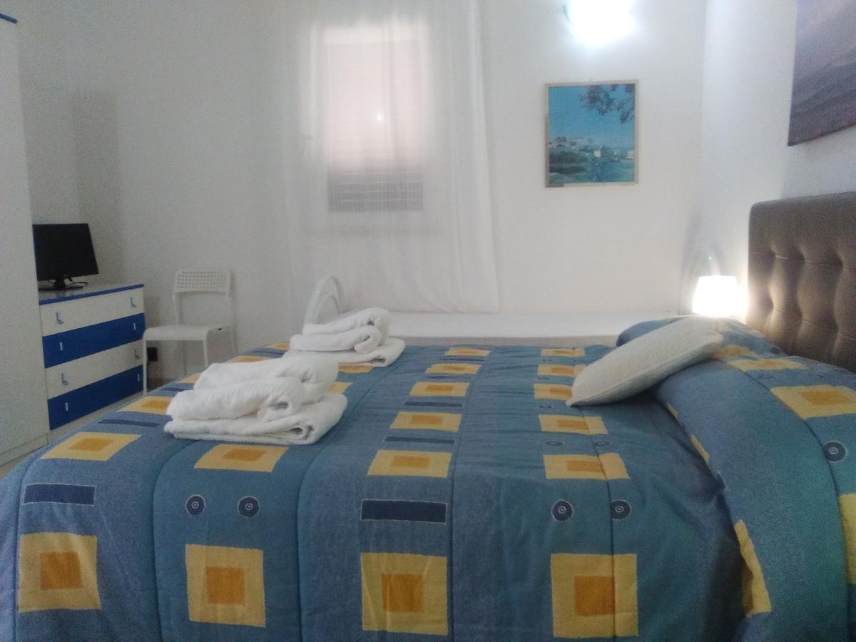 Casa Vacanza Fiorella Torre dell'Orso Bagian luar foto