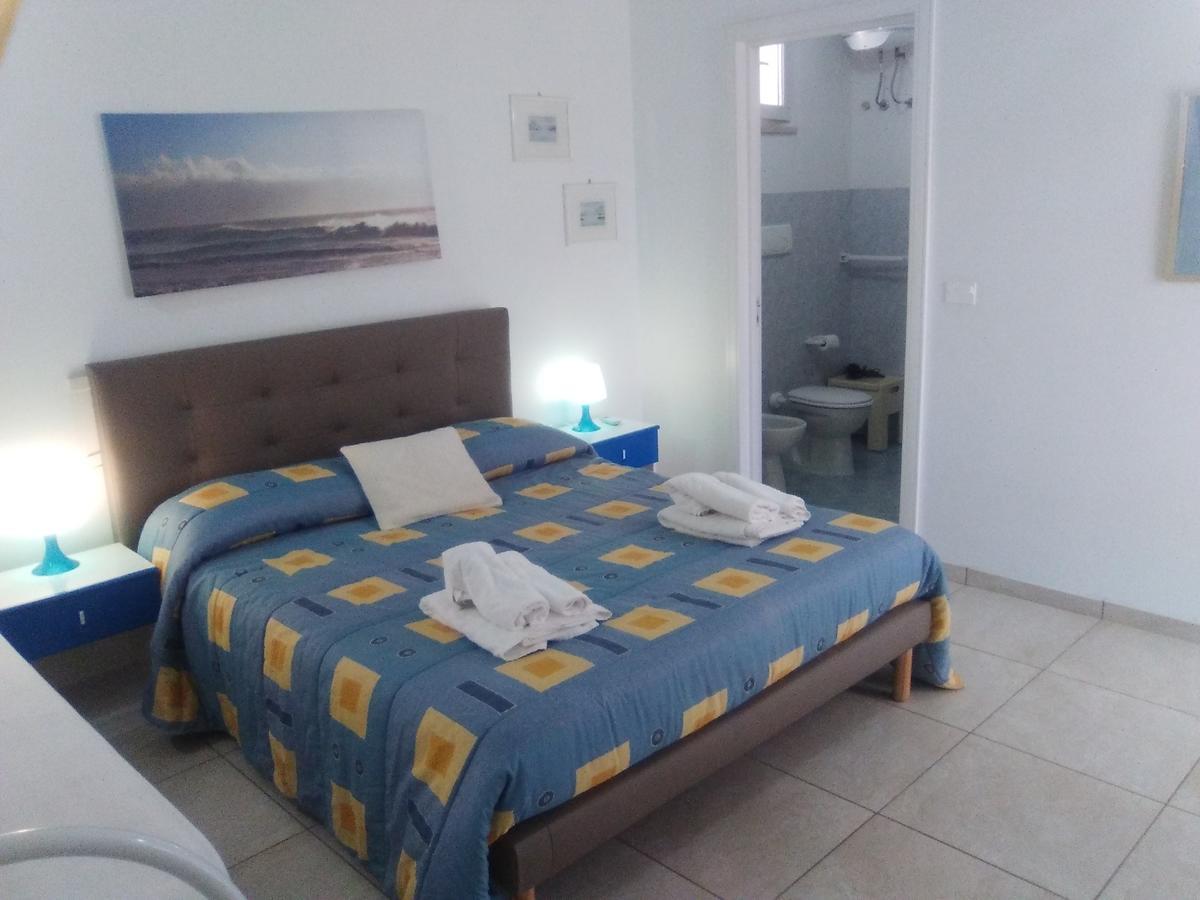 Casa Vacanza Fiorella Torre dell'Orso Bagian luar foto