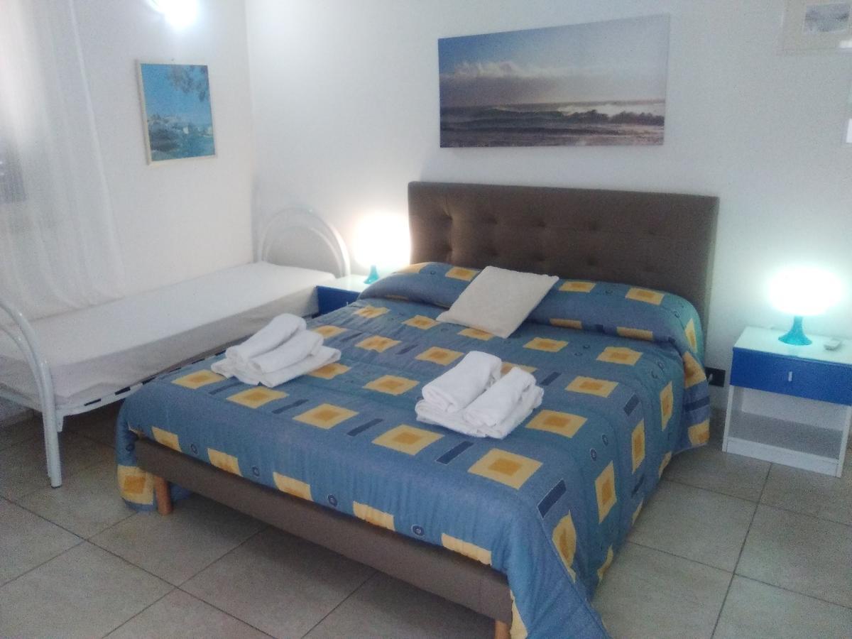 Casa Vacanza Fiorella Torre dell'Orso Bagian luar foto